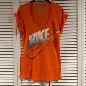 Nike Loose Fit Soft Tee T-Shirt XS Like New